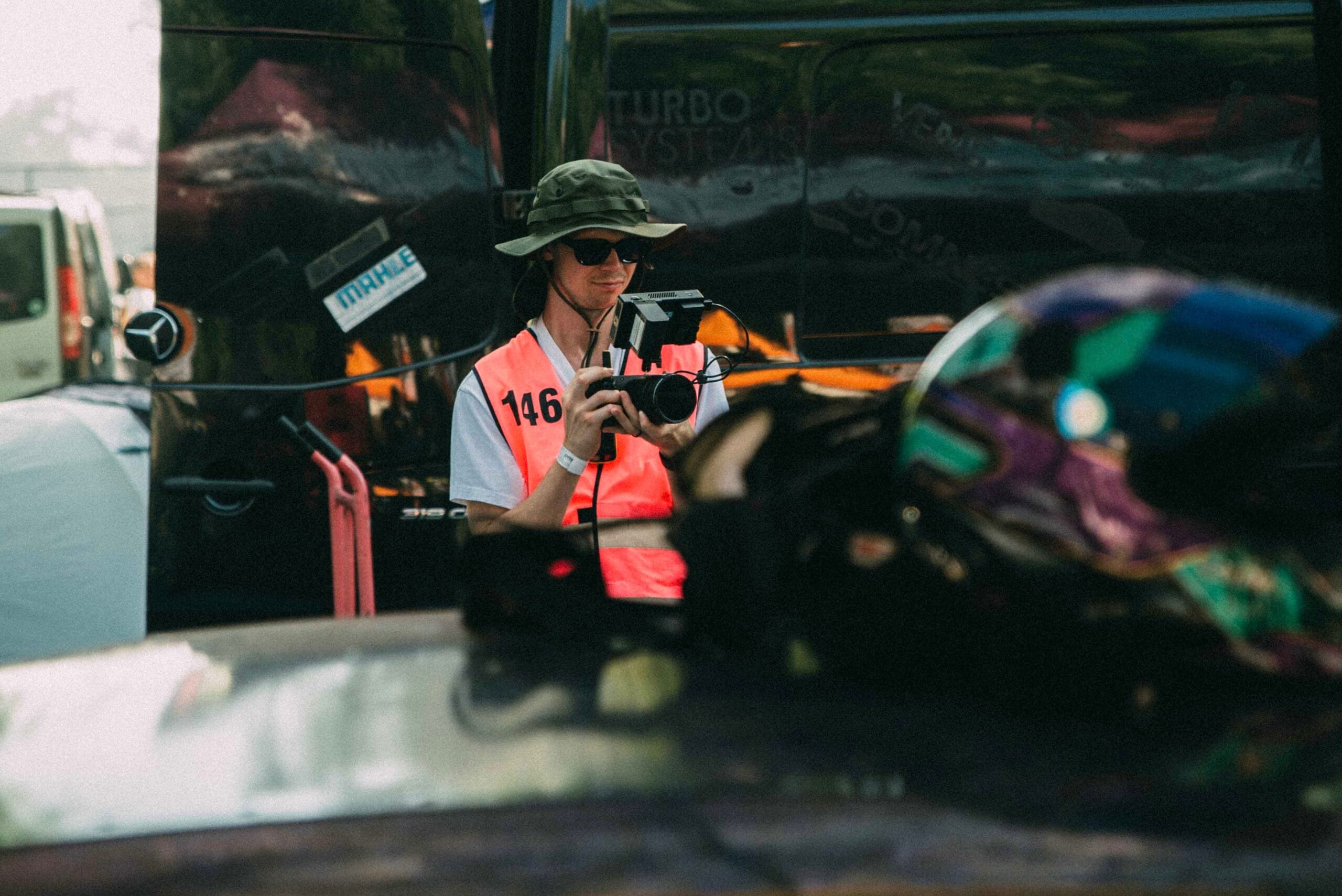 Sportinis automobilis drifto trasoje – reklamų ir renginių filmavimas